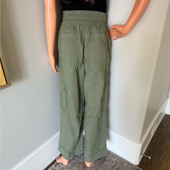 NEW Never Worn Aerie Stylish & Comfortable Easiest Cargo Pants in Olive Fun! - Picture 13 of 15